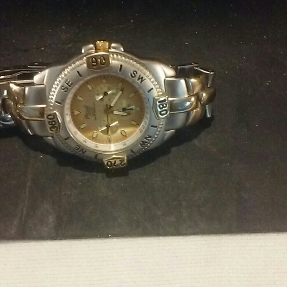 Men s watch - Picture 2 of 3